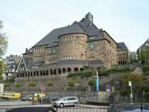 Ein burghnliches groe Gebude in Langenberg (Velbert).