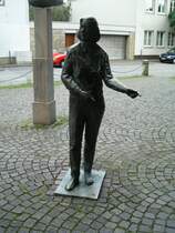 Kunst vor einer Kirche in Osnabrck.