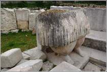 In der prhistorischen Tempelanlage in Tarxien steht die Kopie der grten Magna-Mater-Statue Maltas. Das Original befindet sich im National Museum of Archeology in Valletta. 20.03.2009