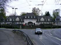Der Blick von der Margarethenbrcke zur Siedlung Margarethenhhe in Essen am 22. April 2008.