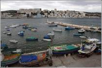 In St. Paul's Bay gibt es mehrere kleine Hfen, in denen Fischer- und Freizeitboote Platz finden. Am gegenberliegenden Ufer ist der Ort Xemxija zu sehen. 19.03.2009