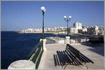 Die Uferpromenade in St. Paul's Bay zieht sich etliche Kilometer die Kste entlang. 24.03.2009