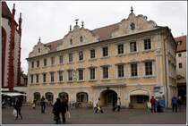 Das Falkenhaus in W�rzburg ist reich mit Stuck verziert. Das einstige Gasthaus beherbergt jetzt u.a. die Tourist Information. 05/2009