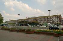 Der Eingang nach Bochum fr Bahnreisende  - der Bochumer Hauptbahnhof.