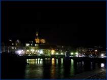 Nchtlicher Blick auf die Basilika St Nikolai. (vom Hafen aus)