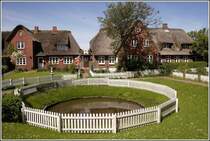 Um den 6 - 8 m tiefen Fething herum stehen die Huser auf Oland. 10.05.2009