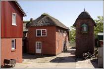 Auf Oland steht auch ein reetgedeckter kleiner Leuchtturm. 10.05.2009