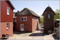 Auf Oland steht auch ein reetgedeckter kleiner Leuchtturm. 10.05.2009