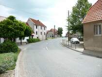 Laucha an der Unstrut - Die Untere Hauptstra�e - Richtung Glockenmuseum - Foto vom 12.06.2009 
