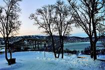 Kurz vor Sonnenuntergang. Blick von der Eismeer-Kathedrale zum Stadtzentrum (2.Mrz 2006).