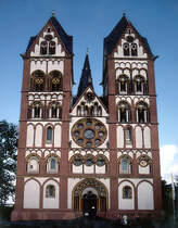 Limburg an der Lahn, Dom St. Georg und Nikolaus, Westfassade. Ab etwa 1175, sptromanisch/frhgotisch, Aufnahme von Aug. 2002, Scan ab Dia.