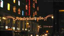 Weihnachtlich geschmckt ist die Friedrichstrae am 22.12.2007.