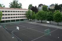 Blick �ber den Pausenplatz des S�lischulhauses