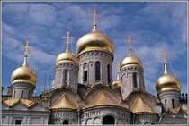 Die vergoldeten Kuppeln der Blagowestschenski-Kathedrale im Kreml. Scan eines Dias vom August 1974.