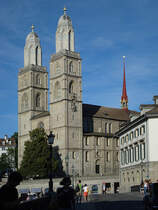 Z�rich, Grossm�nster (Romanik �ber Gotik bis Barock). Aufnahme von S�dwesten, 26. Juli 2009, 19:01
