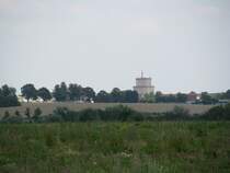 Blick zum Hochhaus in Wismar/Wendorf 09.08.2009