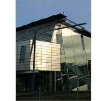 Universit�ts-Campus Stuttgart-Vaihingen. Hysolar, Architekten: Behnisch und Partener, Baujahr 1987. Ein bedeutendes Architekturbeispiel des Dekonstruktivismus. 11.1.2007 (Matthias)