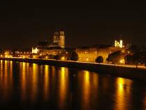 Elbpanorama mit dem Magdeburger Dom (links) und Kloster Unser Lieben Frauen (rechts). Fotografiert am 15.08.2009 von der Strombrcke.