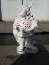 Diese Figuren haben mit der Geschichte der Stadt Dudweiler zu tun. Sie k�nnen auf dem Dudweiler Dudoplatz gesehen werden. Das Foto habe ich am 12.10.2009 in Dudweiler/Saarland aufgenommen.