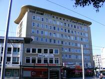 Ein 50er-Jahre-Hochhaus in der Stadtmitte