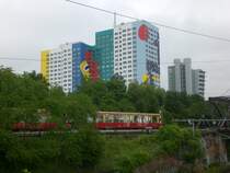 Ein Blick auf die Plattenbausiedlung an der Storkower Strae im Bezirk Lichtenberg.