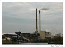Steinkohle-Kraftwerk Datteln am Dortmund-Ems-Kanal - http://de.wikipedia.org/wiki/Kraftwerk_Datteln