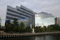 BERLIN, 26.09.2009, B�rogeb�ude an der Kaiserin-Augusta-Allee, von der Spree aus gesehen