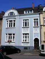 Ein Vorkriegs-Wohnhaus im Dichterviertel