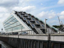 Entworfen von  BRT Architekten Bothe Richter Teherani , 2005 fertiggestellt das B�rohaus  Dockland  im ehemaligen Hamburger Fischereihafen Altona-Altstadt;15.09.2009
