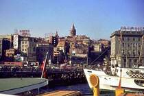 Blick auf das Nordufer des Goldenen Horns mit dem Galata-Turm (Oktober 1977) 