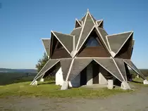 Landw�st/Vogtland,
Aussichtsturm und Schutzh�tte auf dem 664m hohen Wirtsberg, auch  Zitronenpresse  genannt, Mai 2005