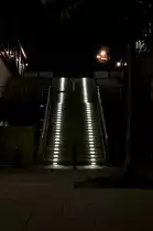folge dem Licht  - oder wie m�chte man der beleuchteten Treppe entsprechen,
Treppe am Kieler Hafen