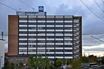ehemaligen Verwaltungsgebude der Volkswerft Stralsund
einst waren alle Etagen belegt, heute steht es leer, 13.10.09