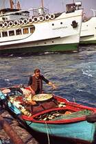 Schwimmender Imbissstand (Oktober 1977)