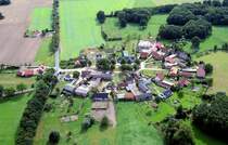 Typisches  Runddorf  - irgendwo im sdlichen MeckPomm - 01.09.2005