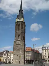 Halle/Saale,
der Rote Turm auf dem Marktplatz,
besitzt mit 76 Glocken das zweitgr��te Glockenspiel der Welt,
Mai 2006