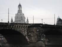 Blick ber die Augustusbrcke zur Frauenkirche