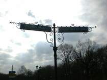 Ein wunderschnes Straenschild am groen Stern in Berlin-Tiergarten.