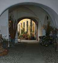 Hinterhofeinblick in Leipzig.
(November 2009)