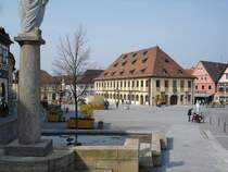 Lichtenfels in Oberfranken,
Marktplatz mit dem Rathaus,
April 2006