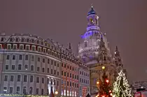 Dresden - Neumarkt mit Wohnh�usern und Frauenkirche