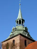 Eine wundersch�ne kupfergedeckte Welsche Haube aus dem Jahr 1766 bekr�nt den Turm der Bachkirche St. Michaelis L�neburg; 28.12.2009
