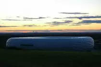 Schlauchboot? UFO? Nein, nur ein Fu�balltempel (07/2007)