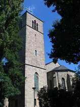 Kassel Rothenditmold die kath. Kirche St.Joseph. Erbaut 1906 auf dem Rothenberg von Kommerzienrat Peter Wegmann, Inhaber der Wagonfabrik Wegmann und Co. Im zweiten Weltkrieg sehr stark zerstrt und ausgebrannt wurde sie dann in vereinfachter Form wiederaufgebaut.