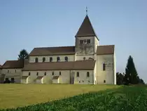 Basilika St.Georg in Oberzell auf der Insel Reichenau
im Bodensee,erbaut 888-913,geh�rt wie die anderen hist.Kirchen auf der Reichenau zum Weltkulturerbe der UNESCO,
Sept.2008