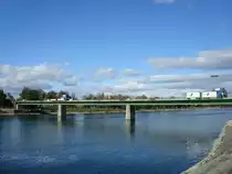 Breisach am Rhein,
die Rheinbr�cke vom franz�sischen Ufer aus gesehen,
Dez.2009