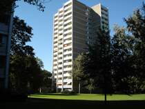 Freiburg-Landwasser,
Wohnhochhaus von 1969,
Okt.2004
