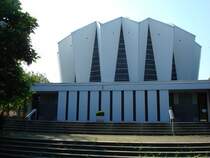 Freiburg-Bischoffslinde,
kath.Pfarrkirche St.Albert, in modernem Baustil 1971 errichtet,
2008
