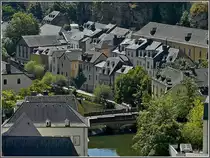 Enge Gassen, verschachtelte H�user und die Br�cke �ber die Alzette machen den Charme des Stadtgrundes von Luxemburg aus. 01.08.09 (Jeanny)