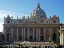 Rom, Petersdom, Hauptfassade nach Westen. Bau 1506-1626, Renaissance und Barock, Aufnahme vom 30. Nov. 2003, 13:57